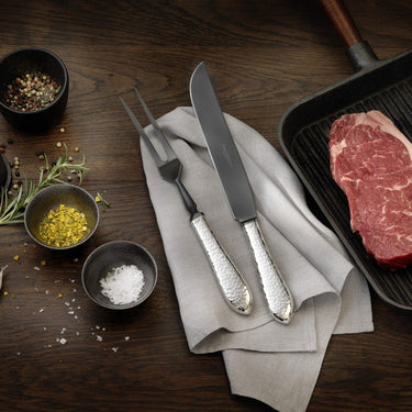 How to Choose and Use a Meat Carving Fork