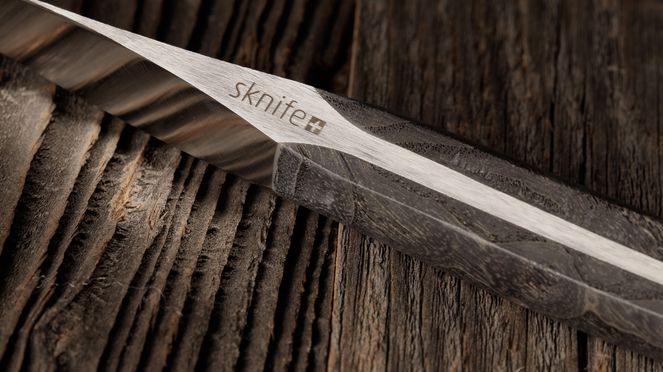 Dark Ash steak knives – 1 underside