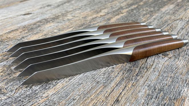 Walnut steak knives – 6