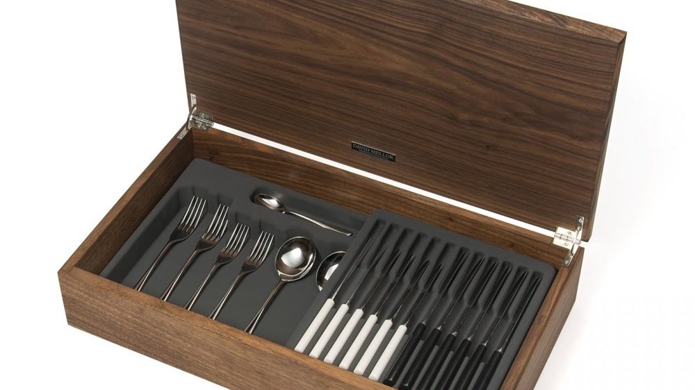 David Mellor Pride Cutlery Canteen Walnut with Black or Ivory Handles profile